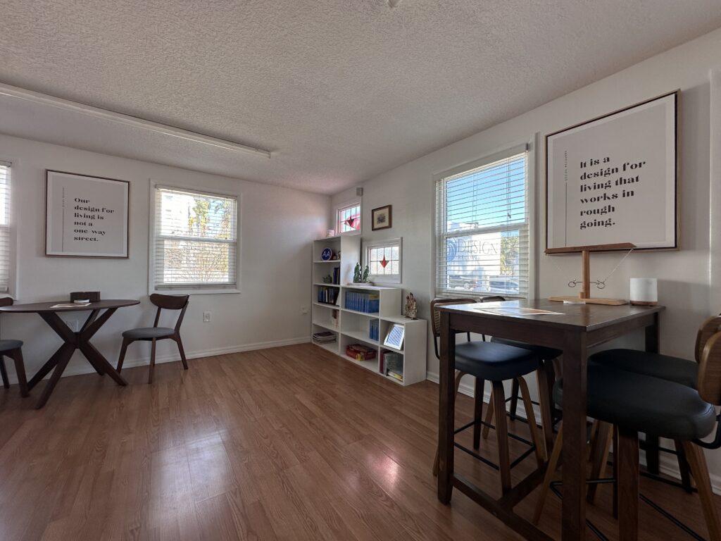 tables and chairs at Jacksonville addiction treatment center